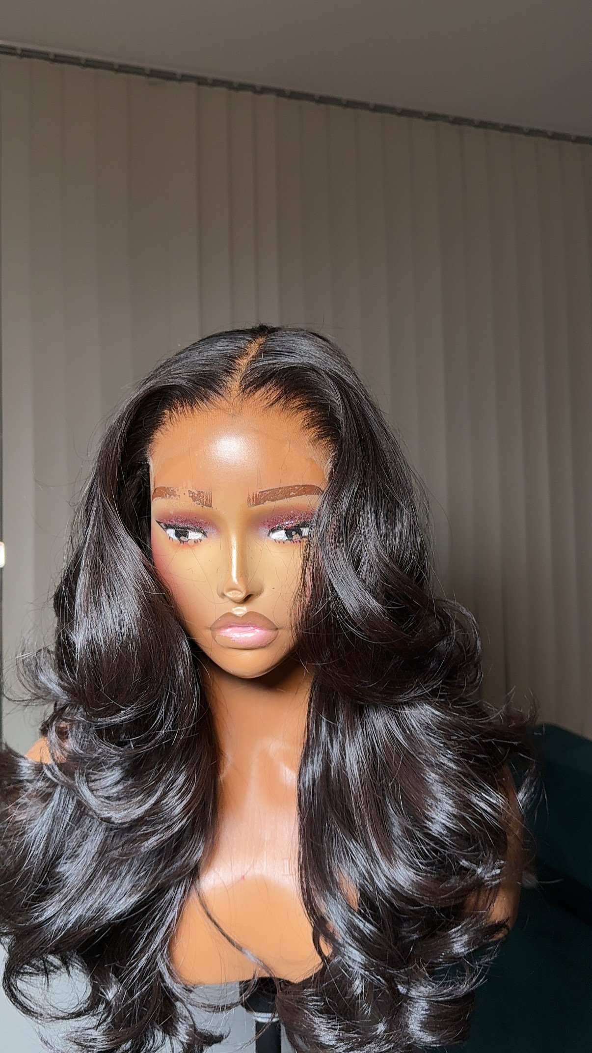 Isabelle with a 5x5 closure - Image 3